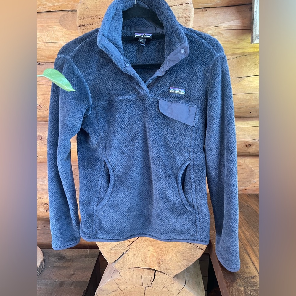 PATAGONIA dark blue pullover fleece- small
